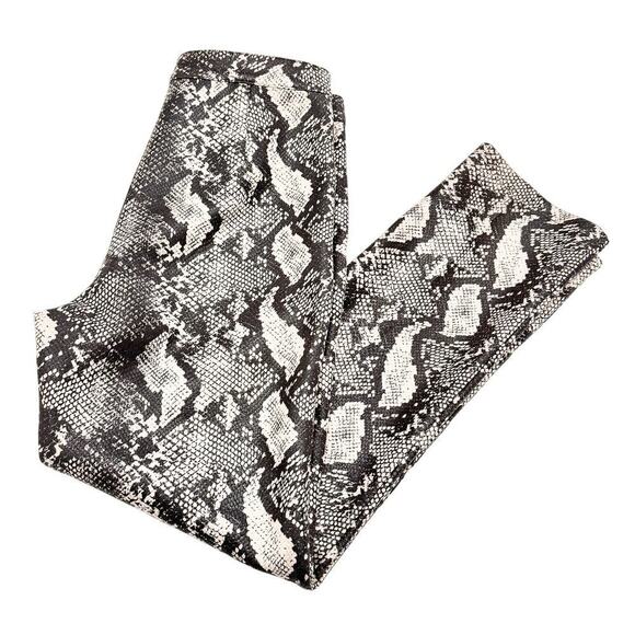 Urban Outfitters Snakeskin Patterned Printed Pants Straight Leg Size 8 - Picture 8 of 8